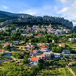 Apartment Family Friendly With A Swimming Pool Klis, Split - 16005