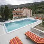 Family Friendly With A Swimming Pool Klis, Split - 16005 Apartment Klis