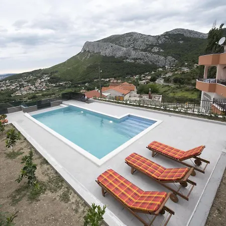 Apartman Family Friendly With A Swimming Pool Klis, Split - 16005