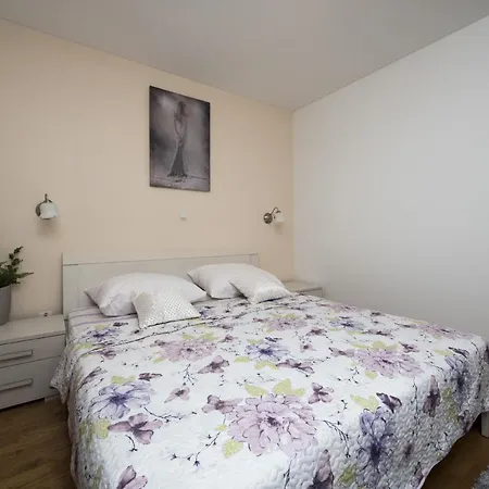 Family Friendly With A Swimming Pool Klis, Split - 16005 شقة