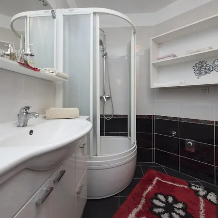 Family Friendly With A Swimming Pool Klis, Split - 16005 Apartman *
