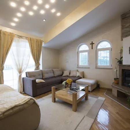 Family Friendly With A Swimming Pool Klis, Split - 16005 Apartman Klis