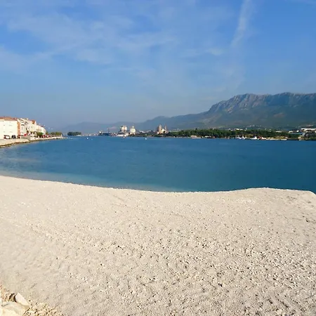 Family Friendly With A Swimming Pool Klis, Split - 16005 شقة *