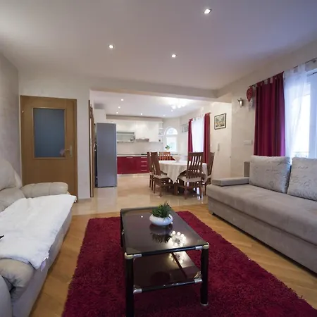 Family Friendly With A Swimming Pool Klis, Split - 16005 Apartman Klis