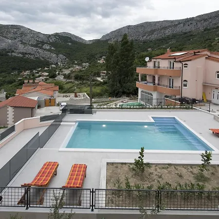 Family Friendly With A Swimming Pool Klis, Split - 16005 Klis