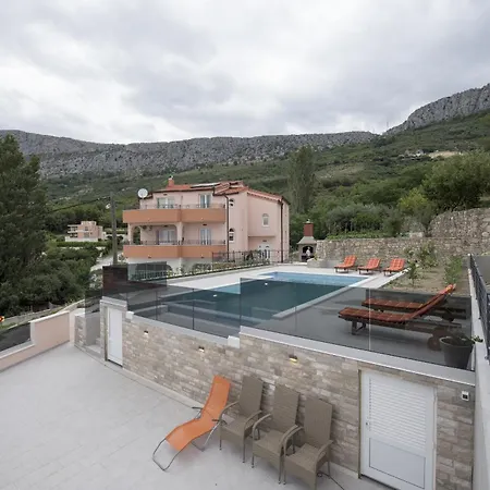 Family Friendly With A Swimming Pool Klis, Split - 16005