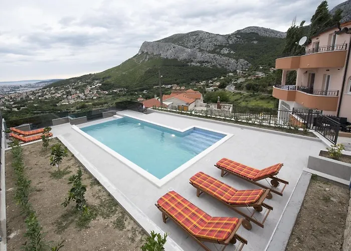 شقة Family Friendly With A Swimming Pool Klis, Split - 16005