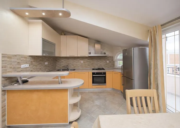 Family Friendly With A Swimming Pool Klis, Split - 16005 شقة *
