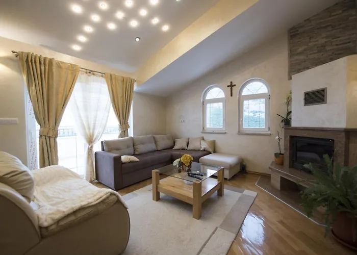 Family Friendly With A Swimming Pool Klis, Split - 16005 شقة Klis