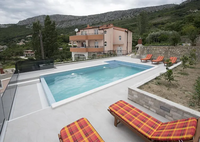 Family Friendly With A Swimming Pool Klis, Split - 16005 شقة Klis