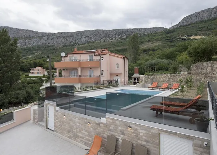 Family Friendly With A Swimming Pool Klis, Split - 16005